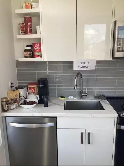 Cozy Room near Yorkdale