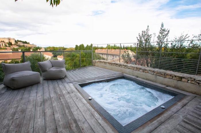 Apartment With Spa In Villeneuve-Lès-Avignon