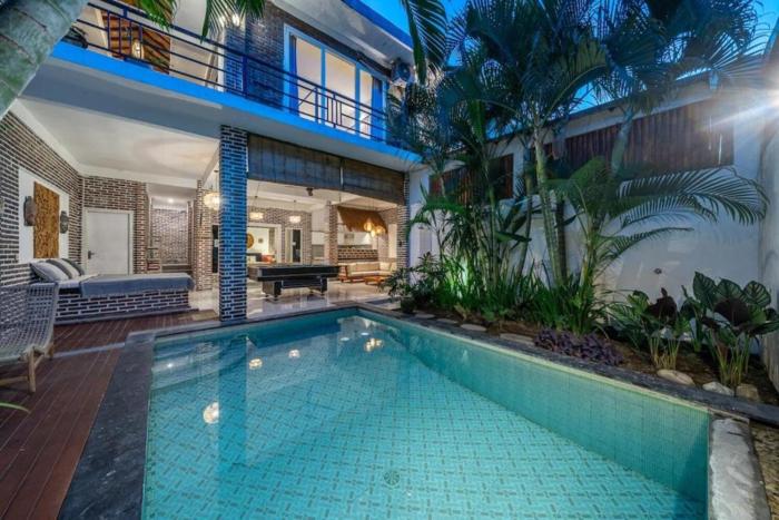 Luxury 3-Bedroom Pool Villa in Canggu Near Beach & Nightlife