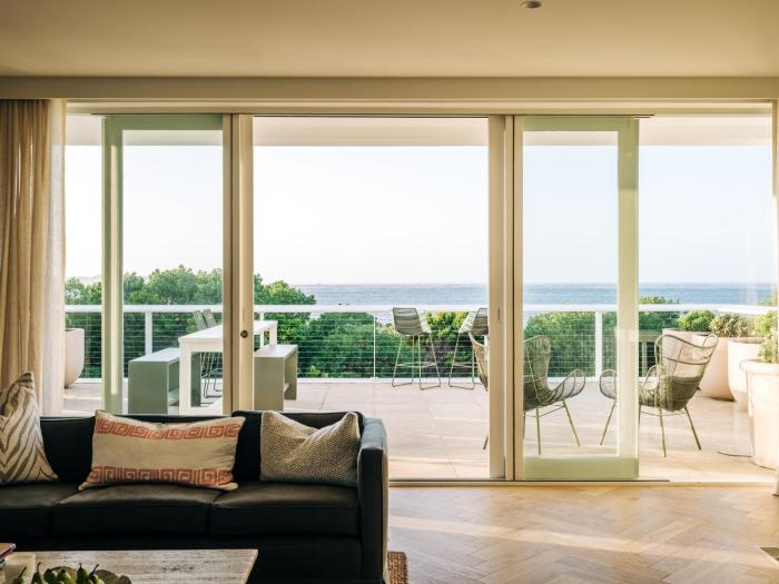 Sagres Queenscliff, Designer Oceanfront Escape with Pool & Sauna