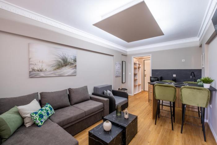 Ermou Central Studios and Suites!