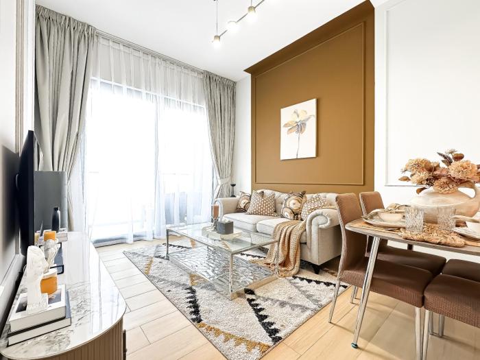 Modern 1BR Haven in Prime JVC Spot