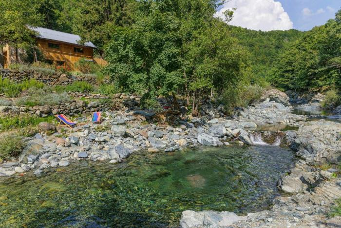 Natural Riverside Retreat In Tiglieto