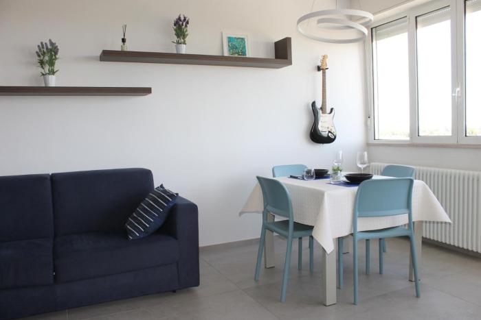 NEWTON30 - Luminoso bilocale in zona servita