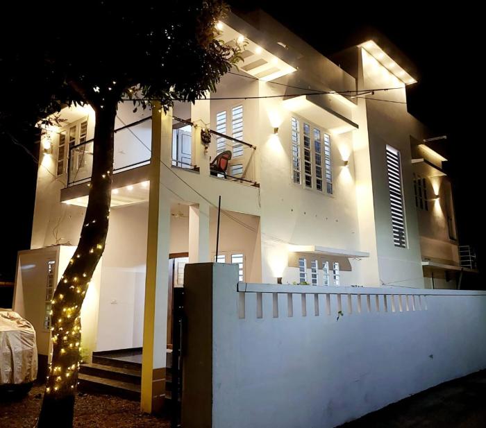 Whitefort Rohini Homestay