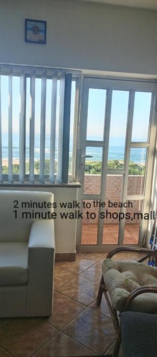 Breezy Seaview- On the Beach