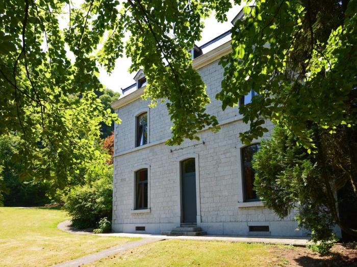 Spacious Durbuy group stay