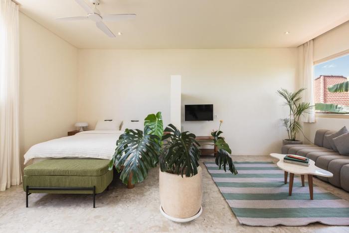 1BR Gem Fully Furnished Great Location