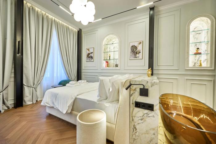 Ermou 99 Intelligent Private Suites