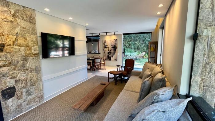 Casa 05 Vale Boa Vista - Refúgio Moderno em Condomínio Exclusivo