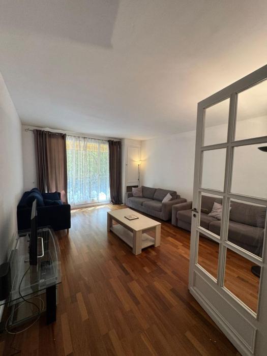 Grand Appartement Tour Eiffel Place Barcelone