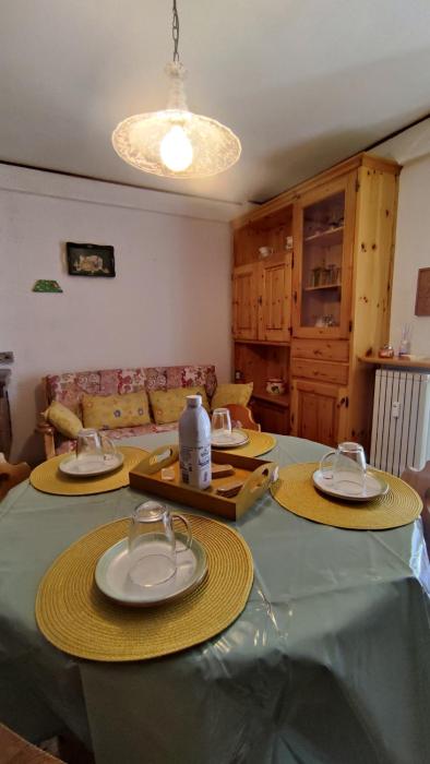 Apartment with private garage and garden