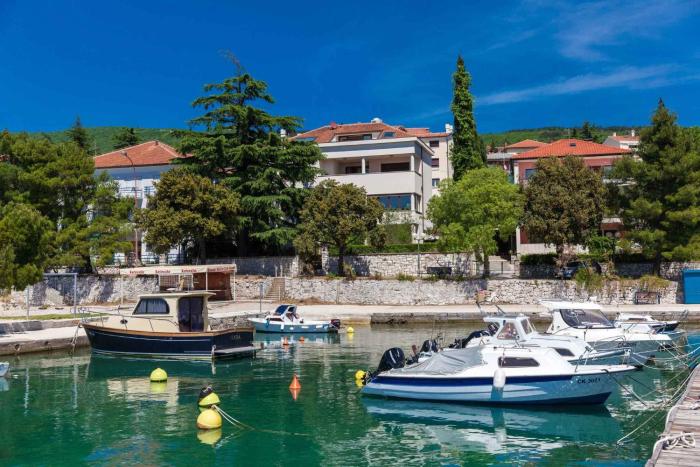 Apartments in Crikvenica 49872
