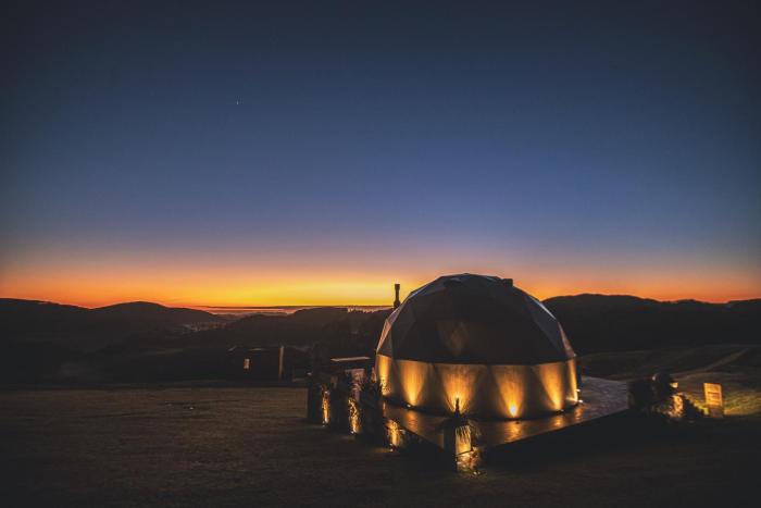 Refúgio nas Nuvens, Domo Omega Luxuoso com Fogo de Chão e Hidro Panorâmica