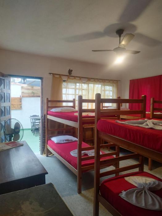 Dádiva Hostel cama e chuveiro ecônomico Pontal Centro