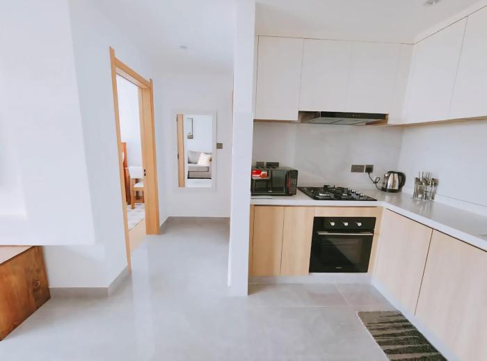 Luxurious Serene 1 bedroom in Lavington with green & City views!