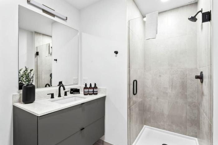 Central Ybor Studio Free Parking Mins to DT