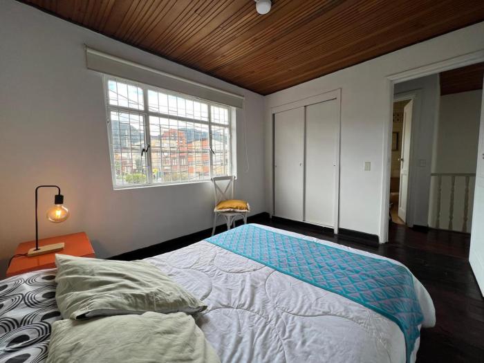 Acogedora habitación en una casa cómoda, autónoma y bellísima
