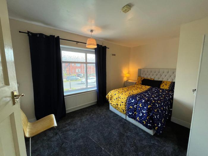 Cozy Private Blackout Room