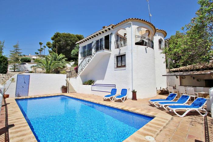 Ana - modern villa with splendid views in Benissa