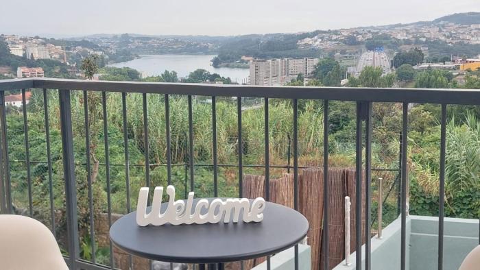 RIVER VIEW TMB oporto station house