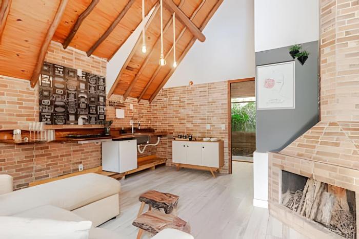 Chalé Montserrat com Lareira e Vista para as Montanhas