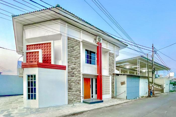 Urbanview Syariah Oemah Isun Homestay Cirebon by RedDoorz