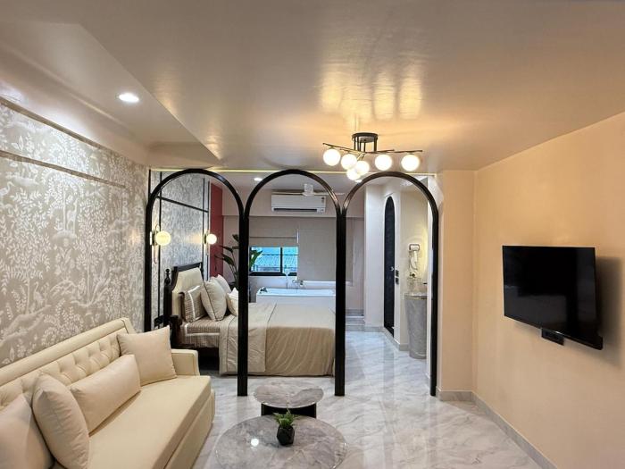 Nivara Luxury Jacuzzi Suite in Koregaon Park