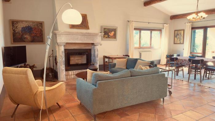 Pool Villa With Animals Near Sutri