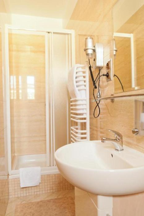 Villa Anna - Noclegi Rooms - FREE parking, taras, 1500m do Starówki