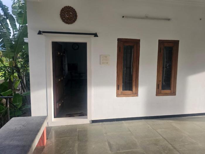 Shiva Shambo Home Stay - Entire Villa