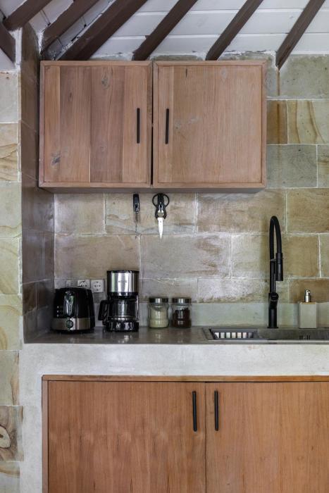 Nyaman Villa with garden bath