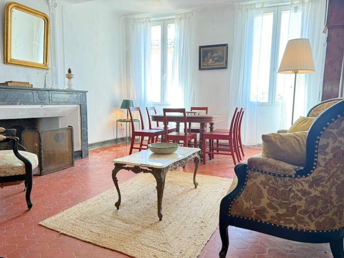 Entire house in Provence with beautiful views