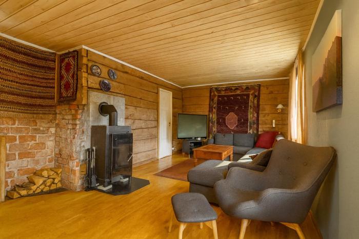 Cozy home on the island of Senja with sea views