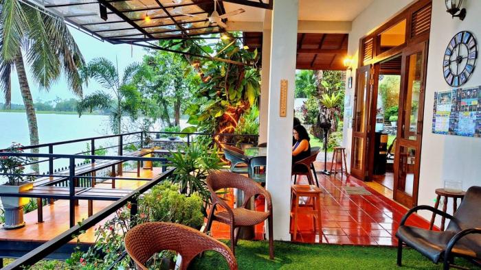 MYH - Lake Front Pvt Villa with Staff and Includes FREE Breakfast of your choice