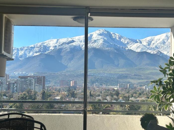 Departamento en las Condes con vista a la Cordillera