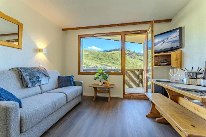 Cozy 1BR Mountain View Apartment - Ski-In Ski-Out, Val Thorens