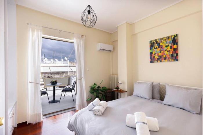 Pagrati Sunlit Penthouse