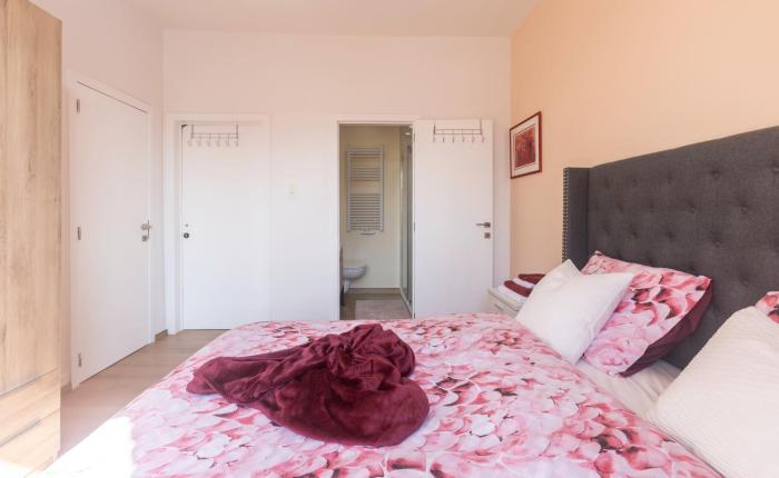 Appartement romantique de luxe à Liège Chambre, salon SDB privée 2e étage