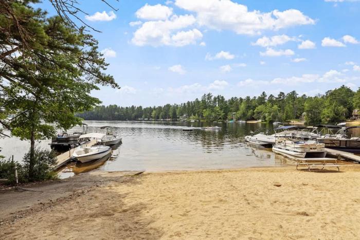Lake Escape Family & Pet Friendly with Dock Access
