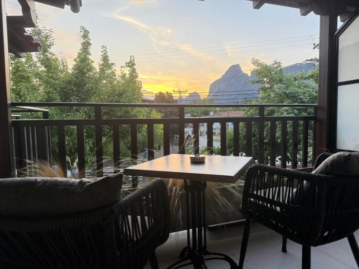 Polyzos Luxury Suites Meteora #6 - Adults Friendly
