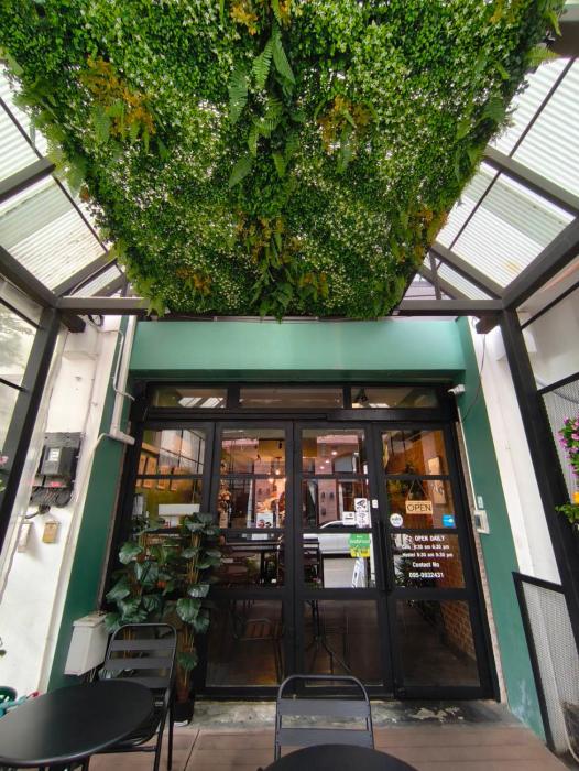 Nimman Nest Hostel & Cafe