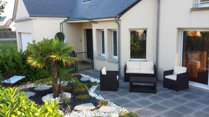 Villa moderne à 200m de la mer avec jardin clos