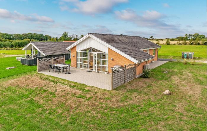 Beautiful Home In Faaborg With Sauna