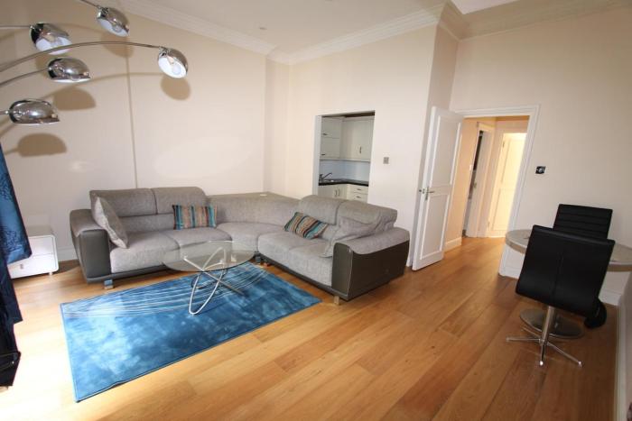 2 Bed Apartment Notting Hill