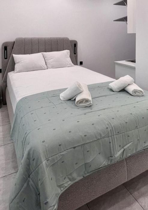 Hera Escape by ZeusSuites