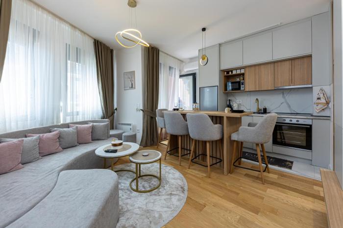 Balkan Square Gold Dorotea-centar