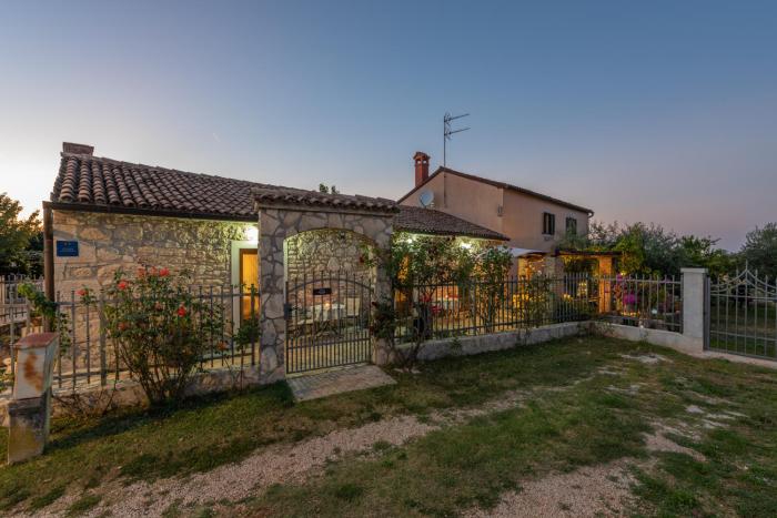 Studio Apartment Marija Franko - Blue - A3