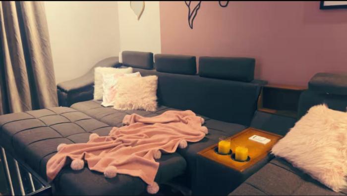 Luxury Two bedroom Apartment at Rehab City in front of avenue mall