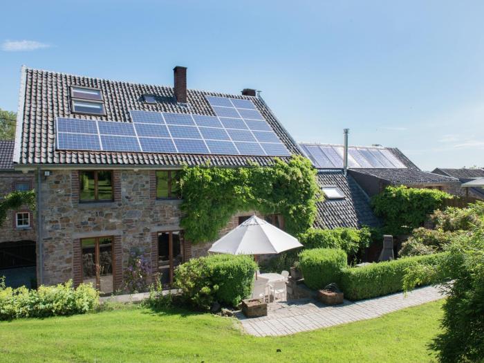 Desnié Farmhouse with Pool